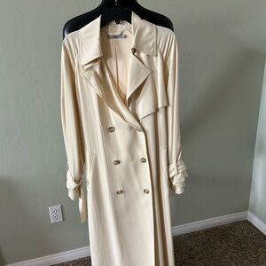 Vince Cream Long Sleeve Double-Breasted silk coat